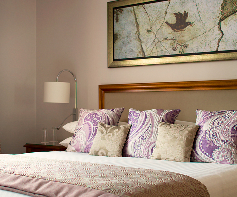 Executive-Bedroom-detail-2 web