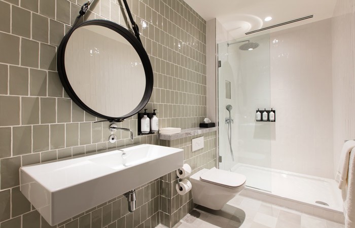 Woods-Bagot---Qantas-Lounge-Bathroom-web-4