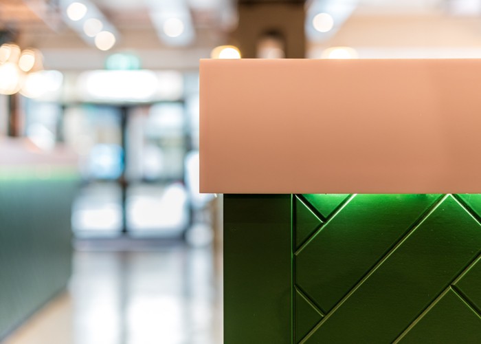 Web-7.Close-up-of-LED-lit-Corian-top