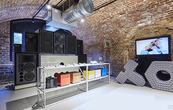 design insider AitorSantome_TomDixon_LFW_Delivery_898B0734