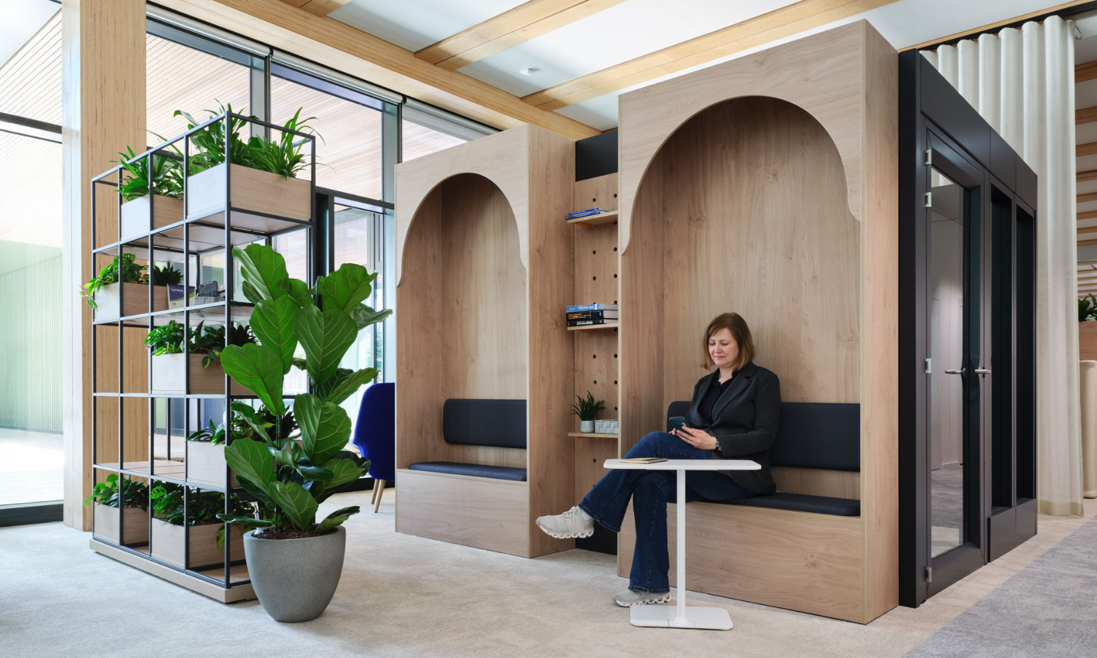 woman sitting in office in munich